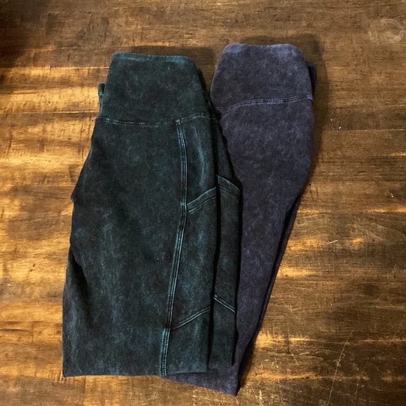 Zenana Outfitters Pants - NWOT Zenana acid wash leggings, set of 2, size small